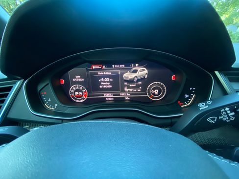 Used 2018 Audi SQ5 Prestige AWD/4WD image 13