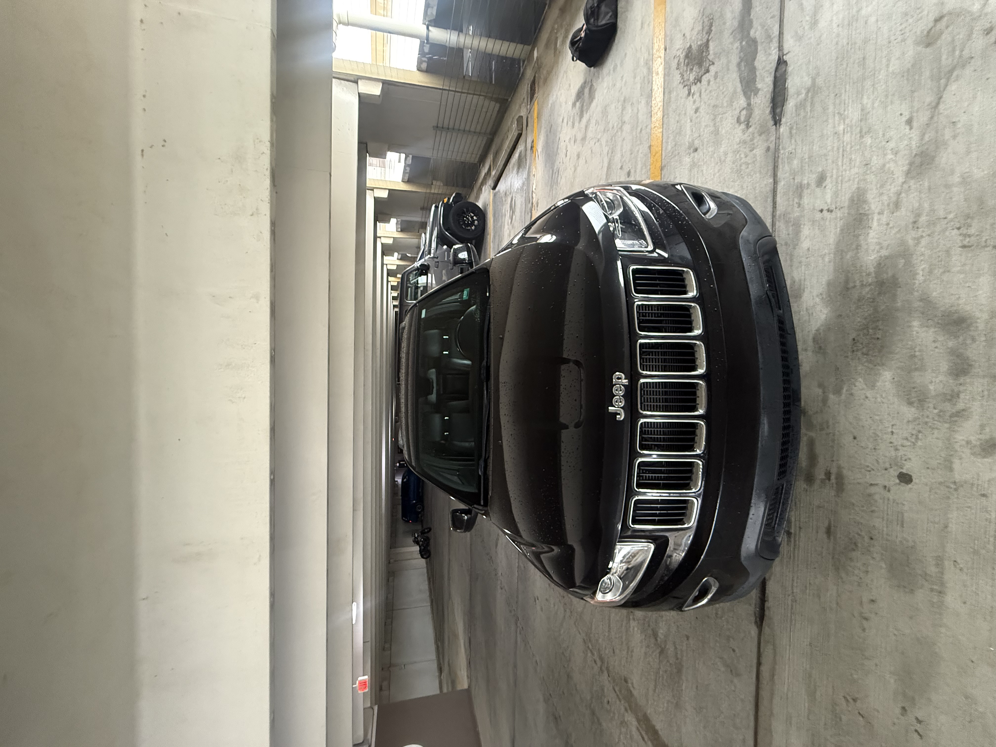 Used 2015 Jeep Grand Cherokee Laredo w/ Quick Order Package 23E RWD image 1