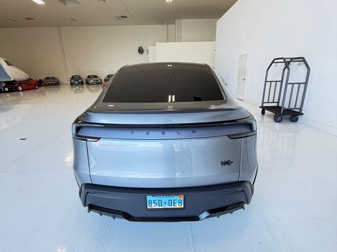 Used 2026 Tesla Model Y Performance AWD/4WD image 2