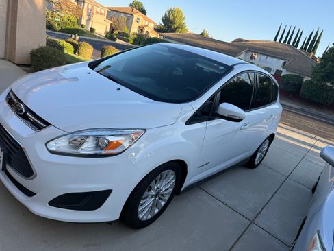 Used 2018 Ford C-MAX SE FWD image 2