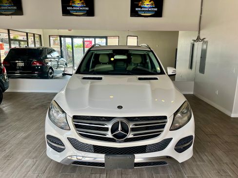 Used 2016 Mercedes-Benz GLE 350 w/ Premium Package image 2