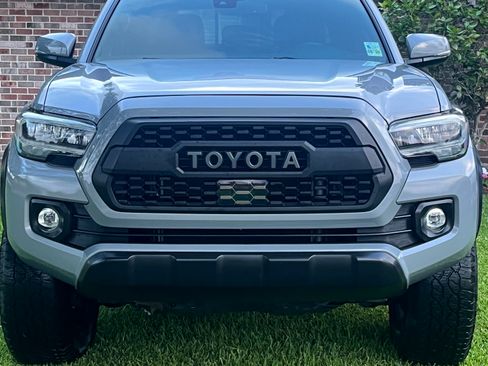 Used 2020 Toyota Tacoma TRD Off-Road AWD/4WD image 2