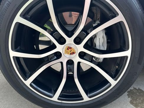 Used 2021 Porsche Cayenne Turbo AWD/4WD image 12