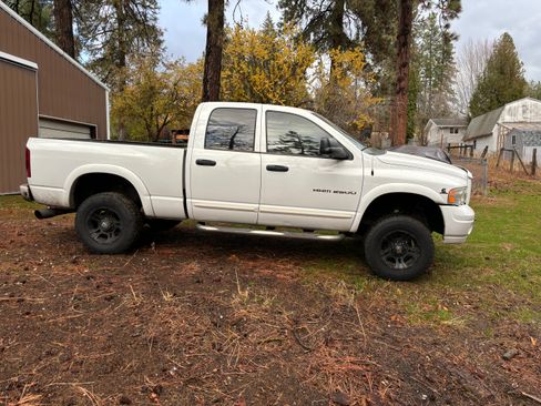 Used 2005 Dodge Ram 2500 Truck SLT image 5