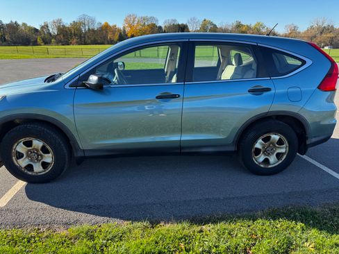 Used 2015 Honda CR-V LX image 2