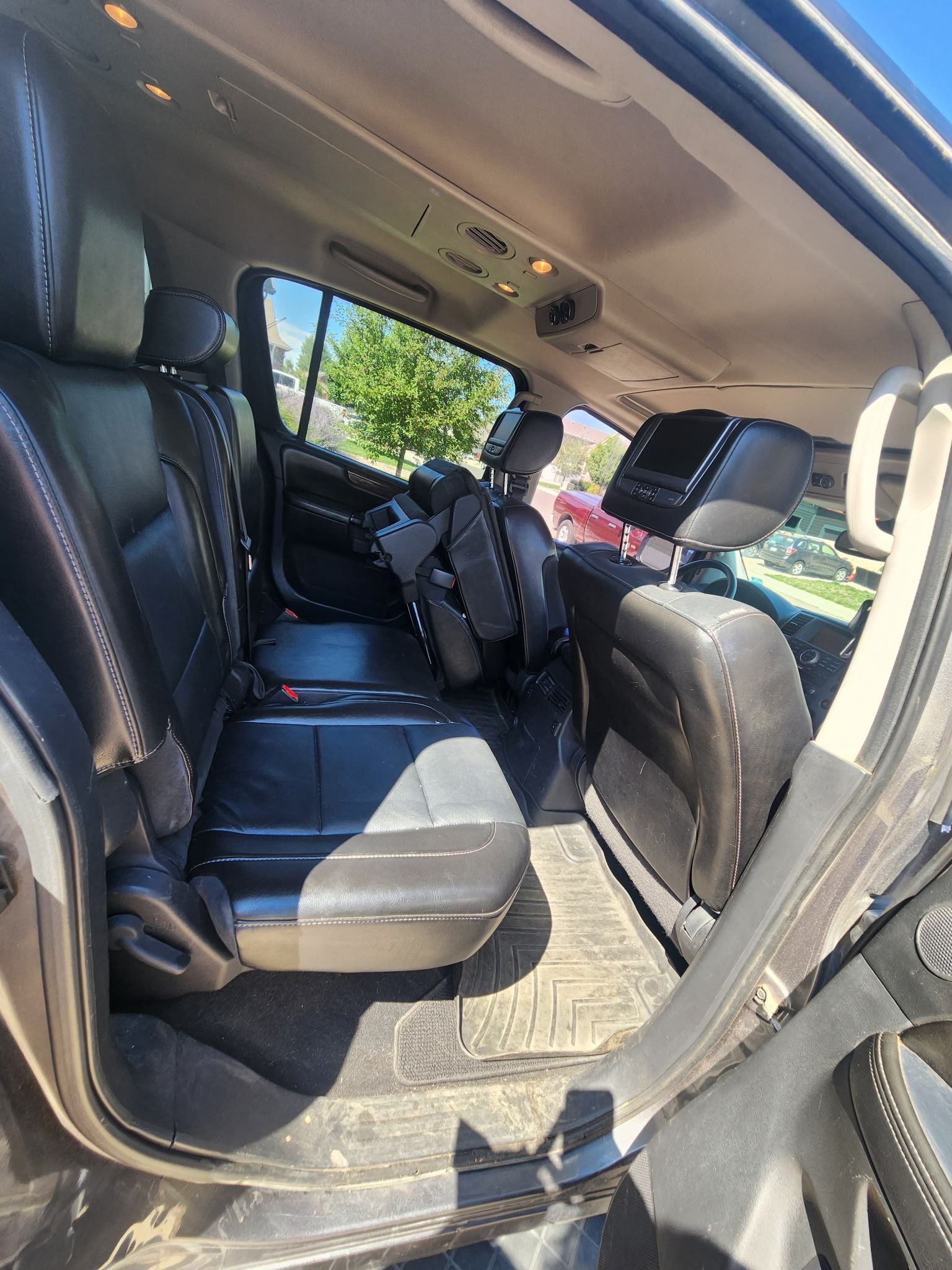 Used 2014 Nissan Armada Platinum AWD/4WD image 4