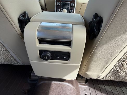 Used 2012 Volvo XC70 3.2 AWD/4WD image 8
