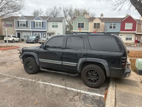 Used 2003 Chevrolet Tahoe LS w/ Cargo Package image 2