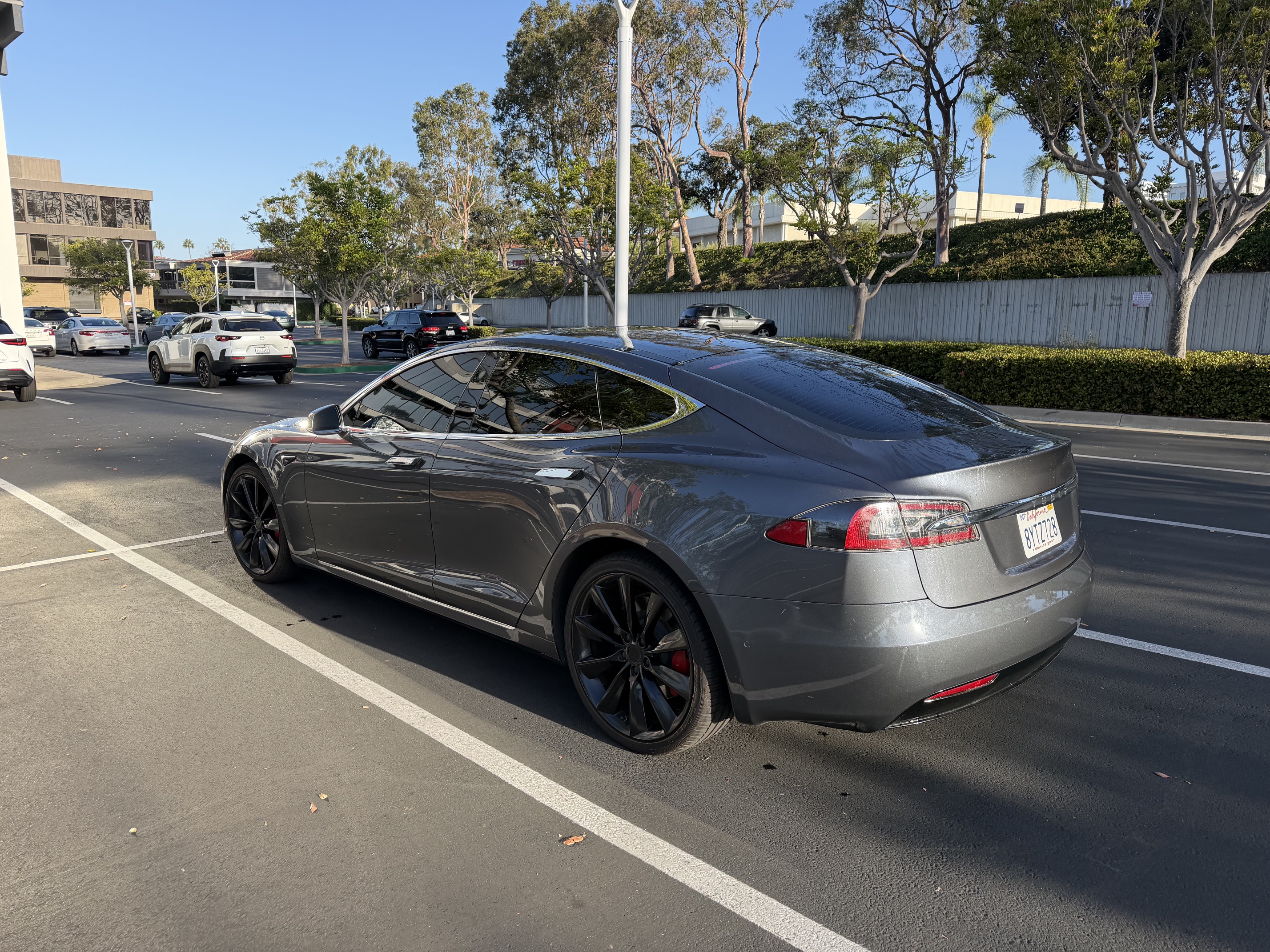 Used 2018 Tesla Model S 75D AWD/4WD image 3