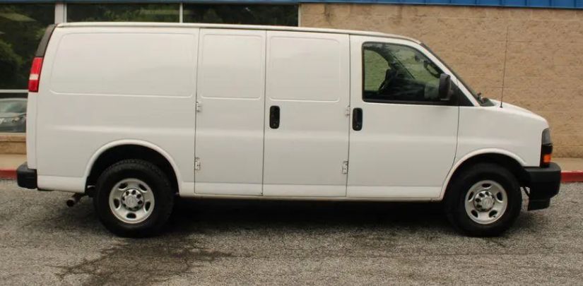 Used 2016 Chevrolet Express 2500 RWD image 1