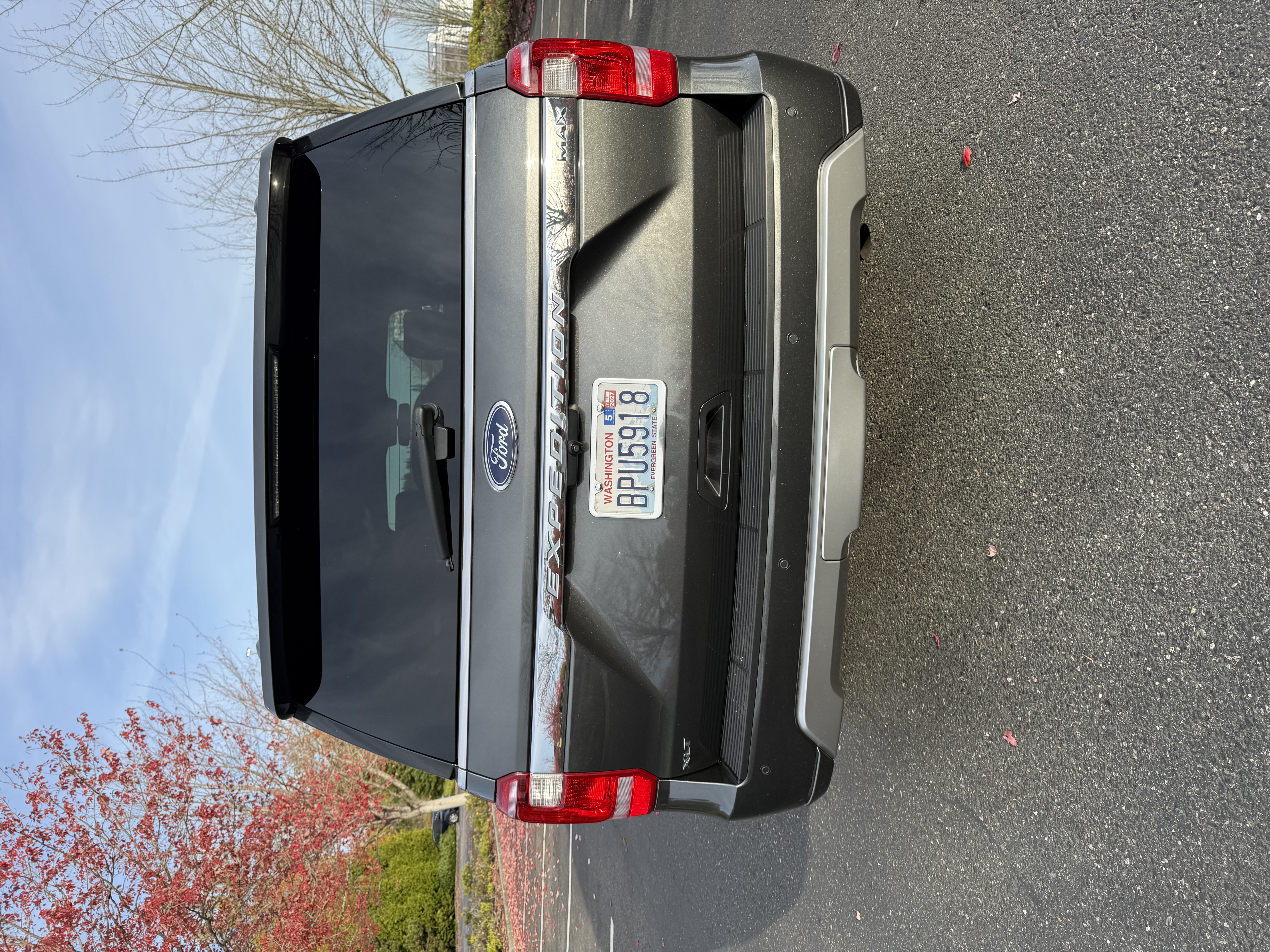 Used 2018 Ford Expedition Max XLT w/ Equipment Group 202A AWD/4WD image 5