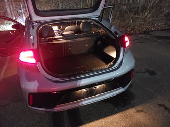 Used 2019 Hyundai Ioniq Limited FWD image 8