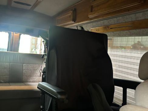 Used 2004 Chevrolet Express 1500 RWD image 6