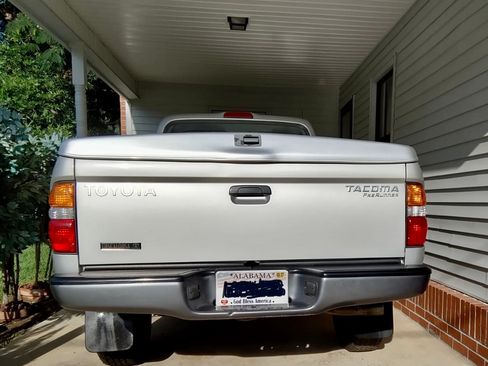 Used 2003 Toyota Tacoma PreRunner RWD image 5