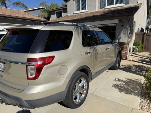 Used 2011 Ford Explorer XLT image 10
