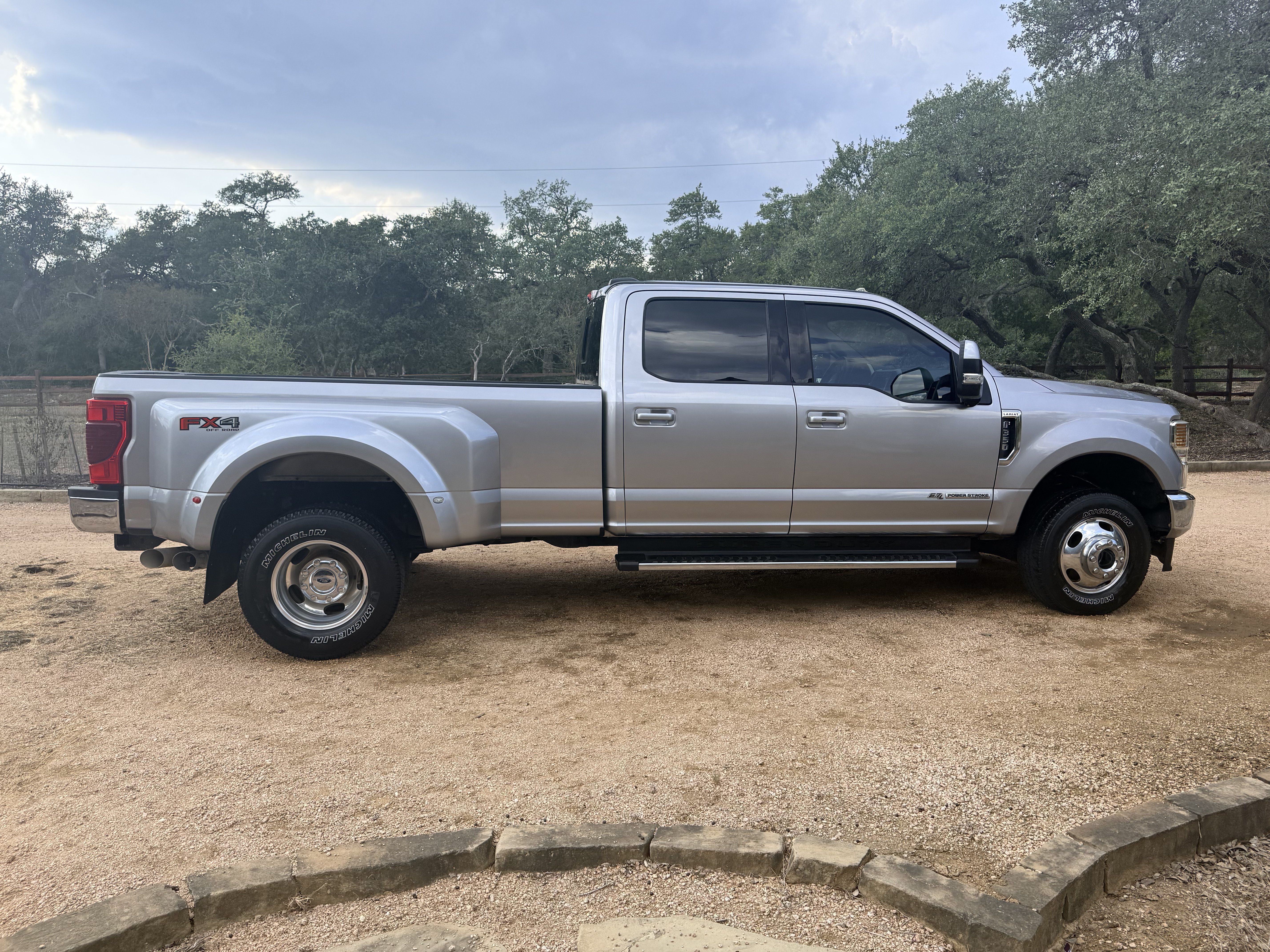 Used 2020 Ford F350 Lariat w/ Lariat Ultimate Package AWD/4WD image 1