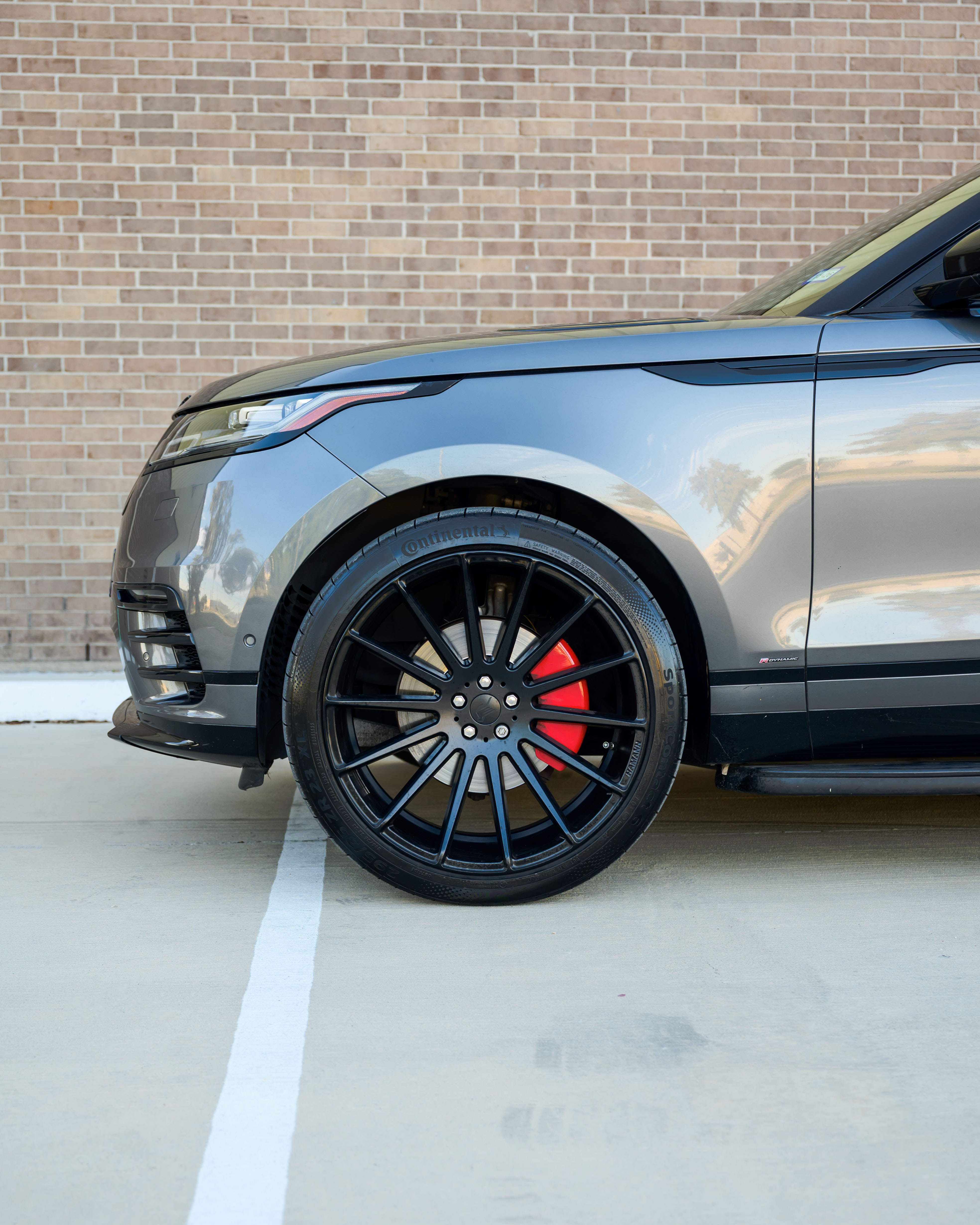 Used 2018 Land Rover Range Rover Velar R-Dynamic SE AWD/4WD image 11