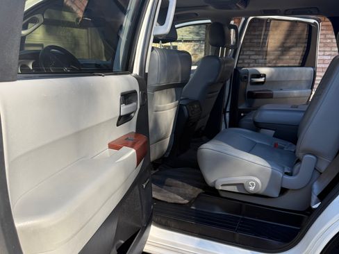 Used 2013 Toyota Sequoia Platinum image 8