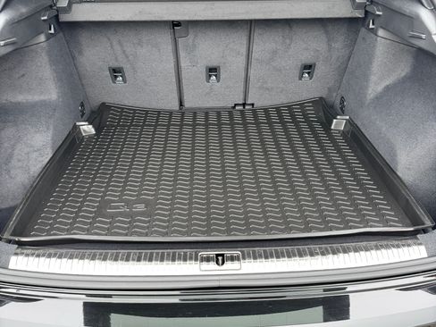 Used 2021 Audi Q3 2.0T Premium w/ Convenience Package image 14