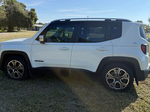 Used 2016 Jeep Renegade Limited image 6