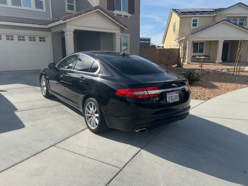 Used 2013 Jaguar XF image 6