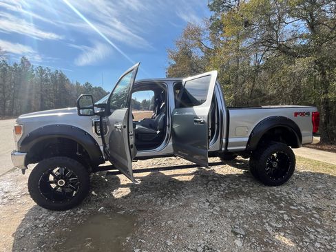 Used 2020 Ford F250 XLT w/ XLT Premium Package image 15