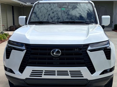Used 2024 Lexus GX 550 w/ Cold Area Package AWD/4WD image 4