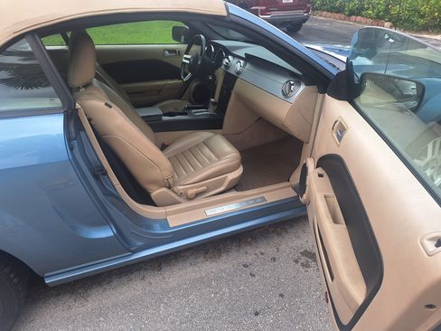 Used 2006 Ford Mustang GT Premium image 8