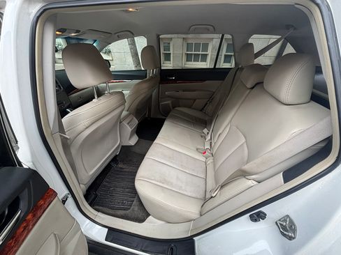 Used 2012 Subaru Outback 2.5i Limited image 5