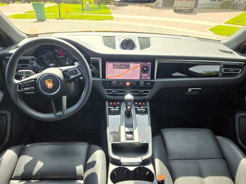 Used 2022 Porsche Macan AWD/4WD image 19