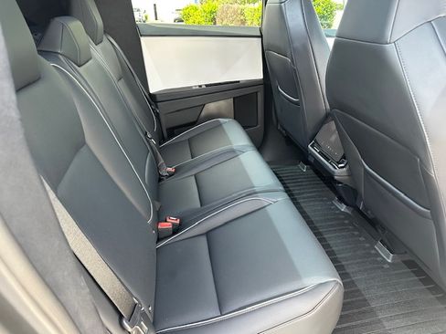 Used 2024 Tesla Cybertruck AWD Crew Cab image 19