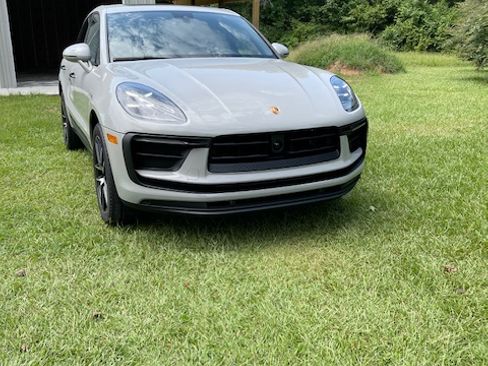 Used 2023 Porsche Macan Turbo image 5