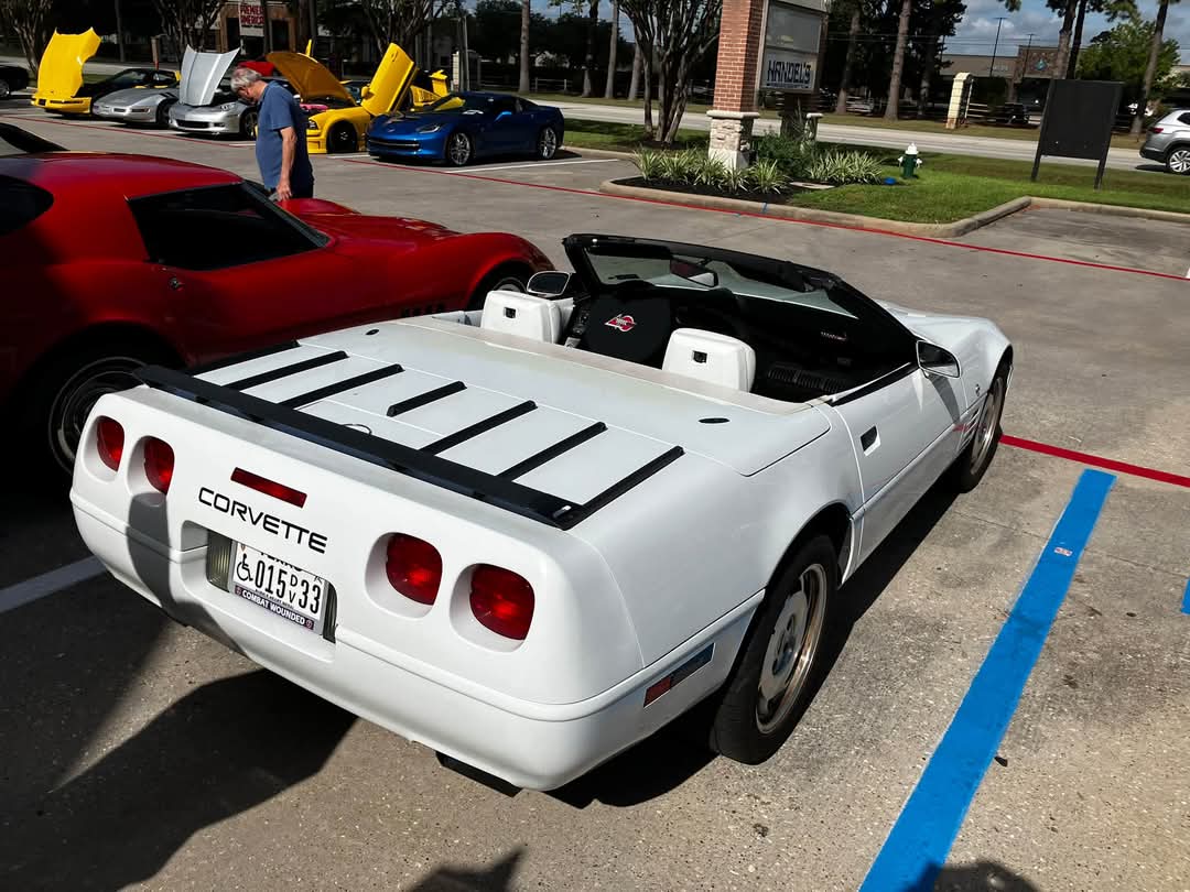 Used 1993 Chevrolet Corvette Convertible RWD image 4