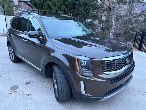 Used 2020 Kia Telluride S image 2