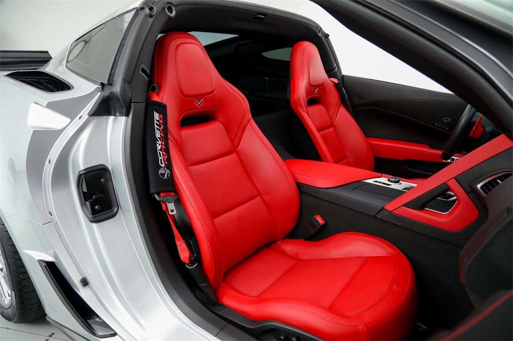 Used 2019 Chevrolet Corvette Z06 RWD image 17