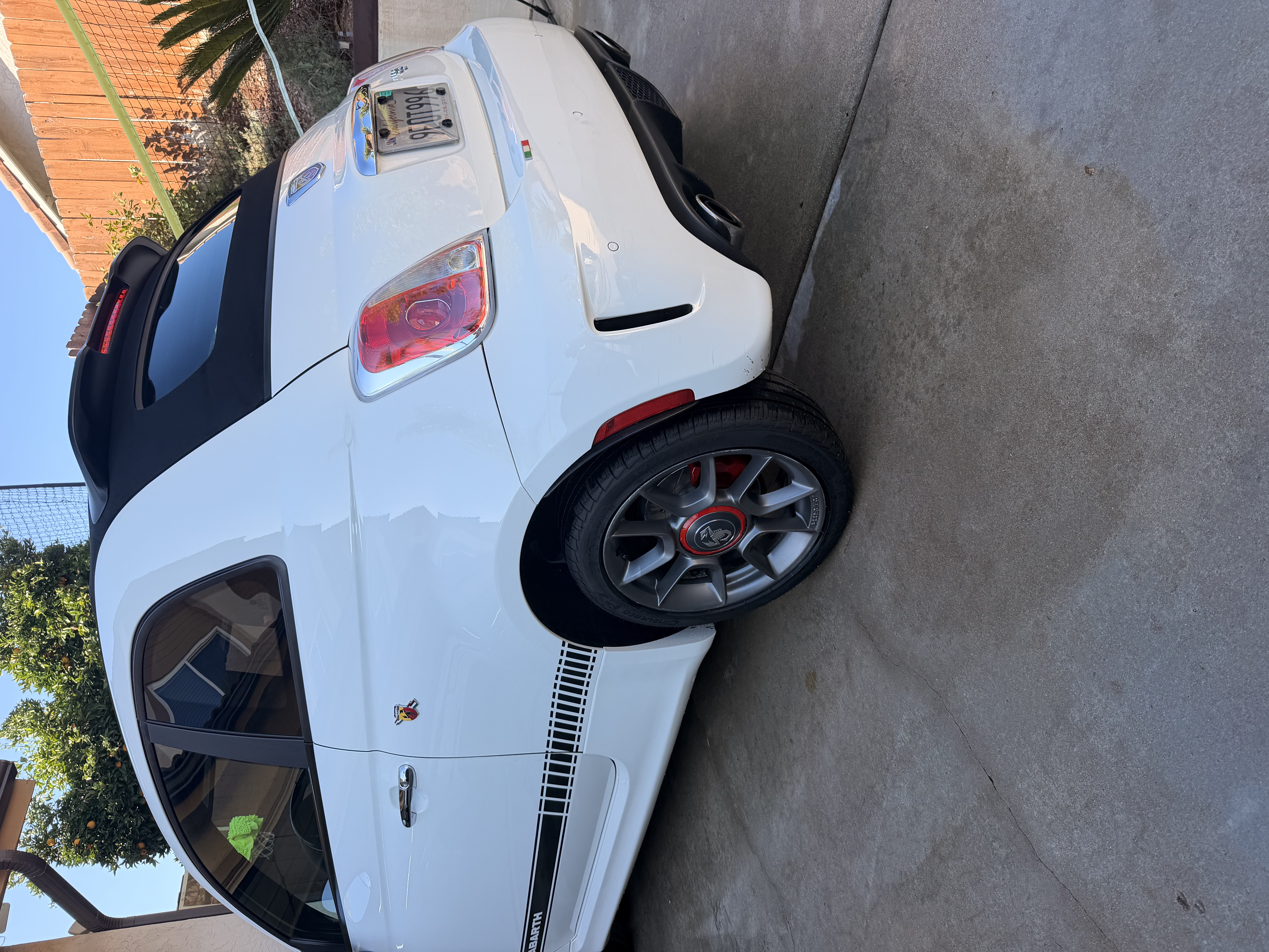 Used 2013 FIAT 500 Abarth w/ Beats Audio Pkg FWD image 6