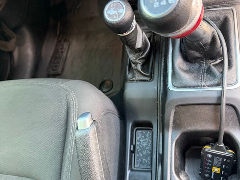 Used 2022 Jeep Gladiator Sport AWD/4WD image 19