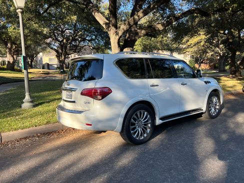 Used 2015 INFINITI QX80 Luxe w/ 22" Wheel Package image 6