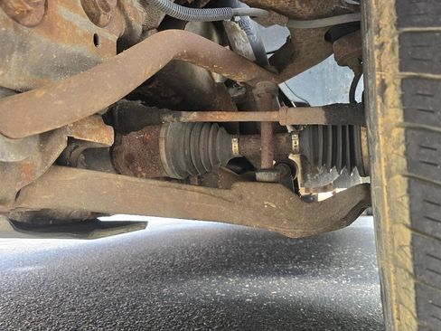 Used 2003 Chevrolet Silverado 2500 LS w/ Skid Plate Package AWD/4WD image 21