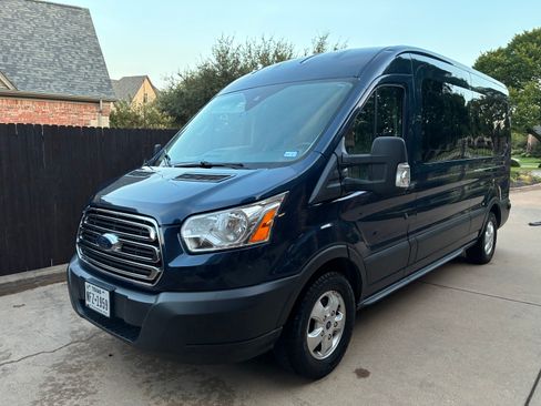 Used 2019 Ford Transit 350 XLT RWD image 2
