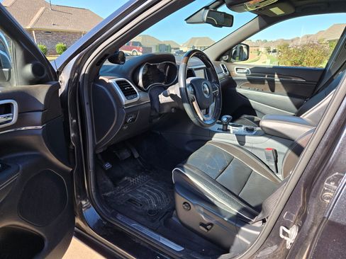 Used 2014 Jeep Grand Cherokee Overland w/ Advanced Technology Group image 10