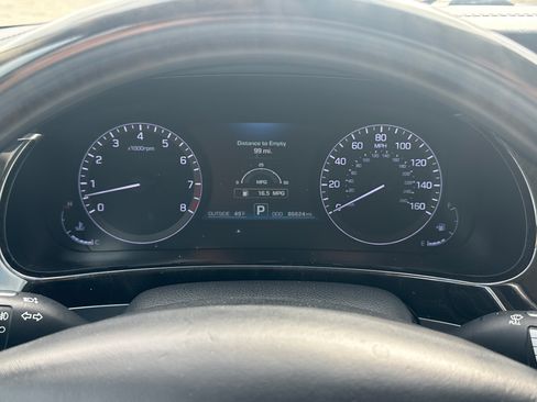 Used 2014 Hyundai Equus Signature RWD image 11