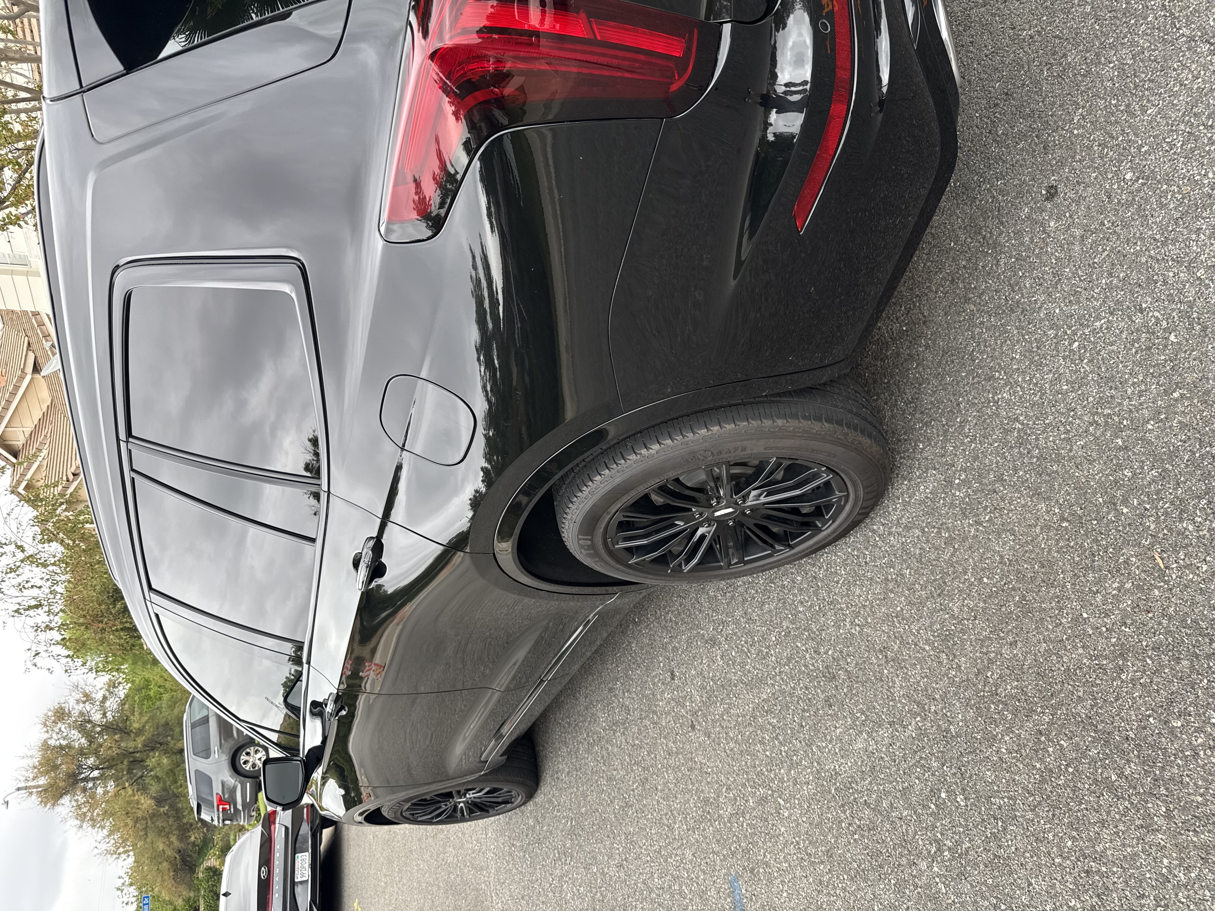 Used 2023 Cadillac XT6 Premium Luxury FWD image 5