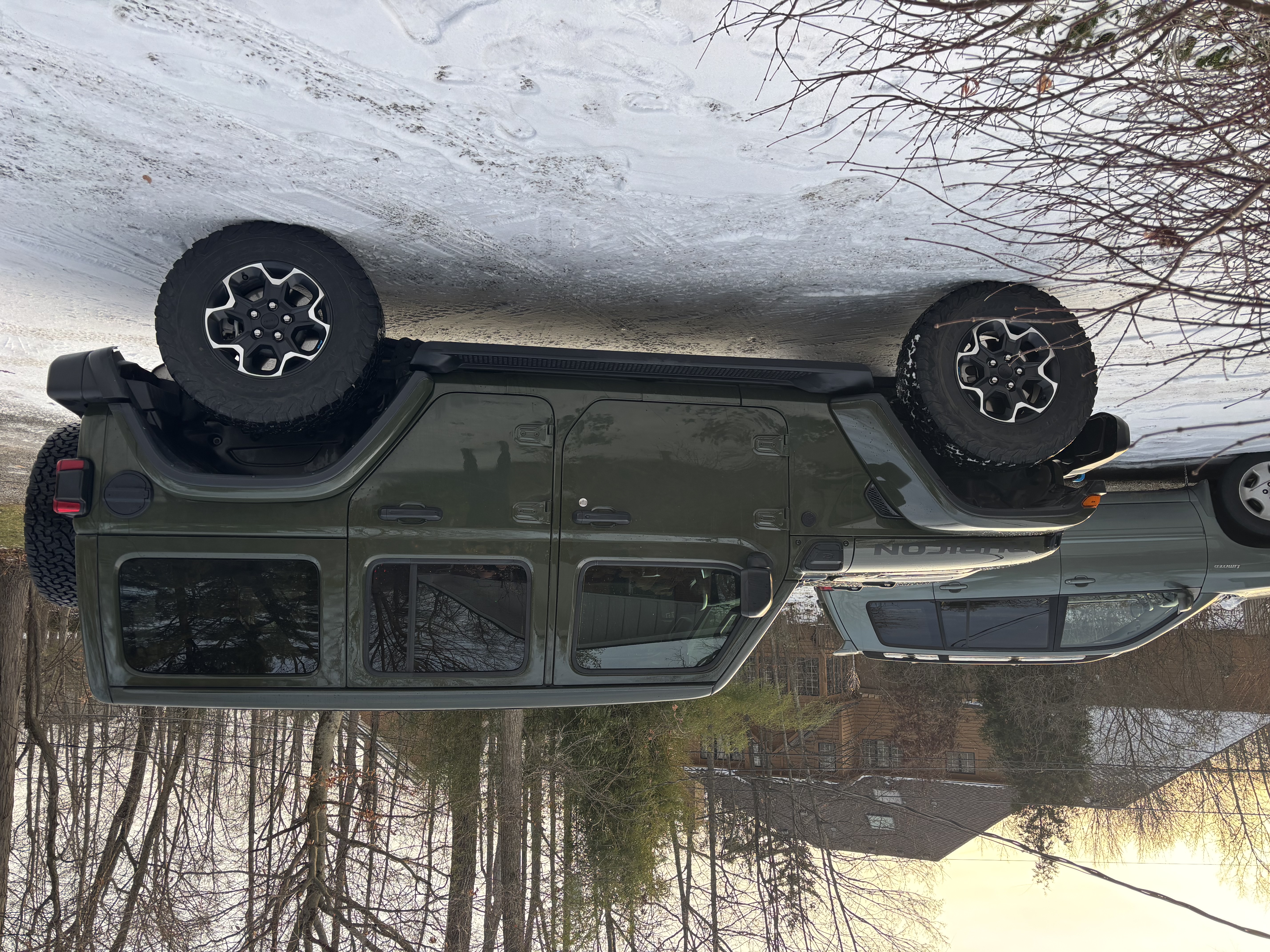 Used 2023 Jeep Wrangler Unlimited Rubicon 4xe w/ Cold Weather Group AWD/4WD image 6
