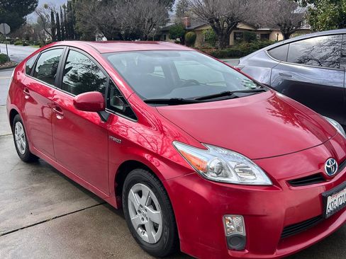 Used 2011 Toyota Prius Two image 1