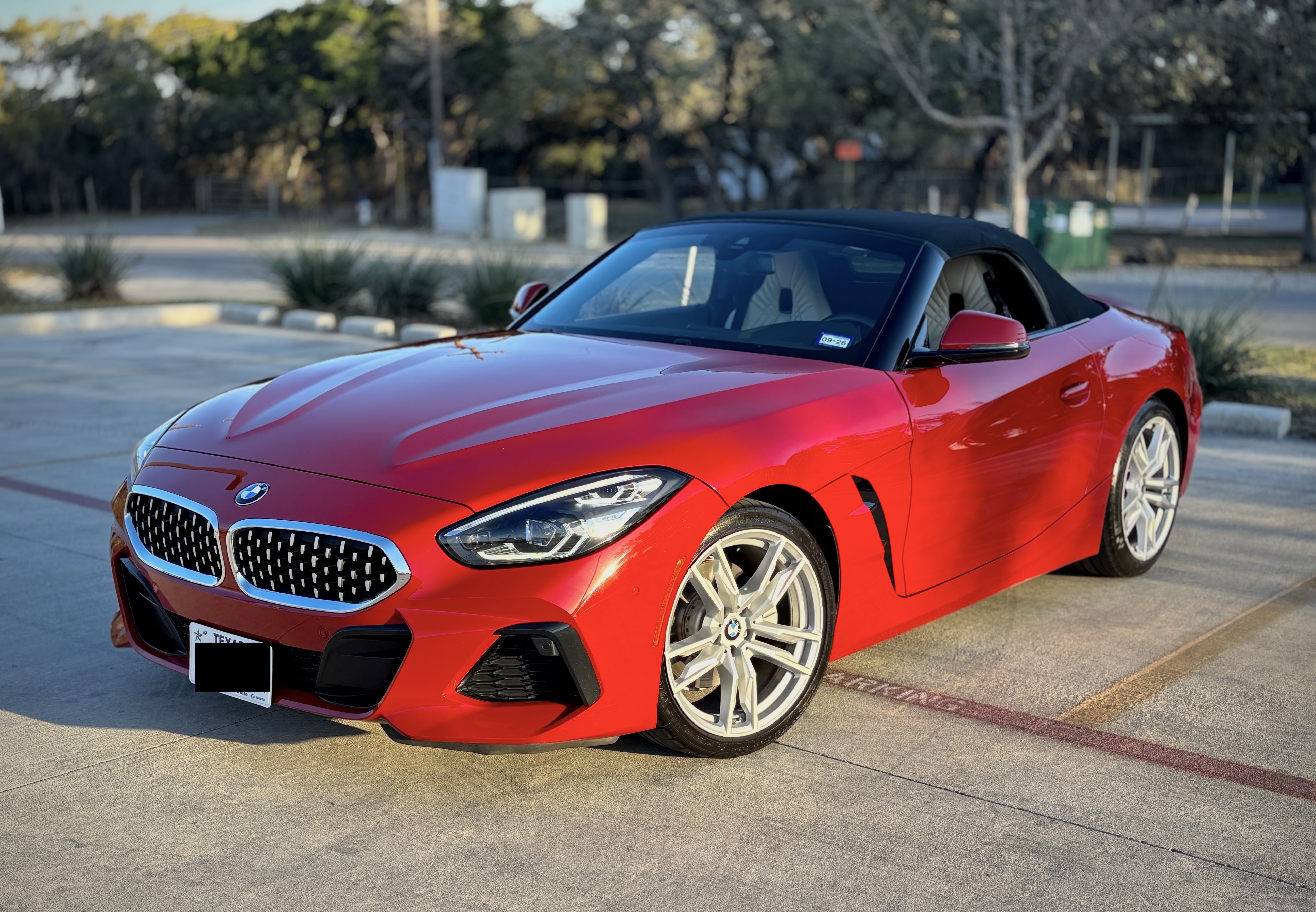 Used 2019 BMW Z4 sDrive30i w/ M Sport Package RWD image 4