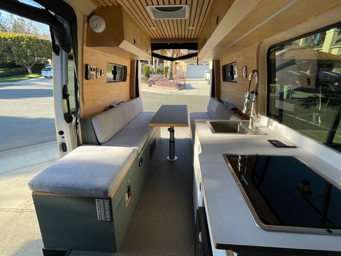 Used 2019 Mercedes-Benz Sprinter 2500 image 11