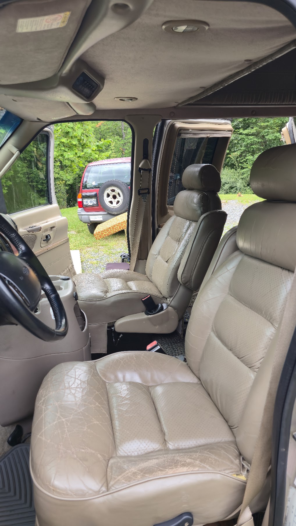 Used 2002 Ford E-150 and Econoline 150 RWD image 5