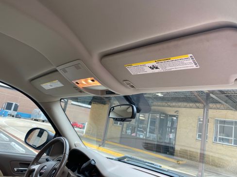 Used 2011 GMC Sierra 1500 SLT w/ Suspension Package, Off-Road image 18