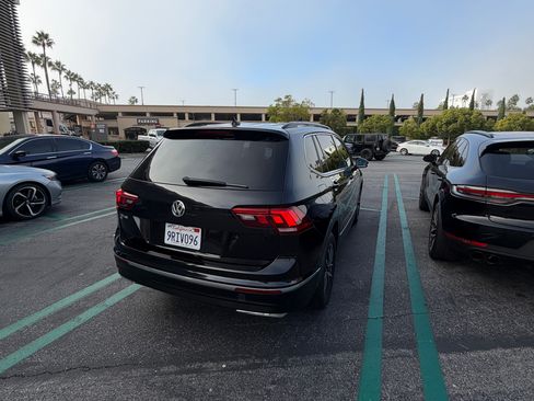 Used 2021 Volkswagen Tiguan SE image 5